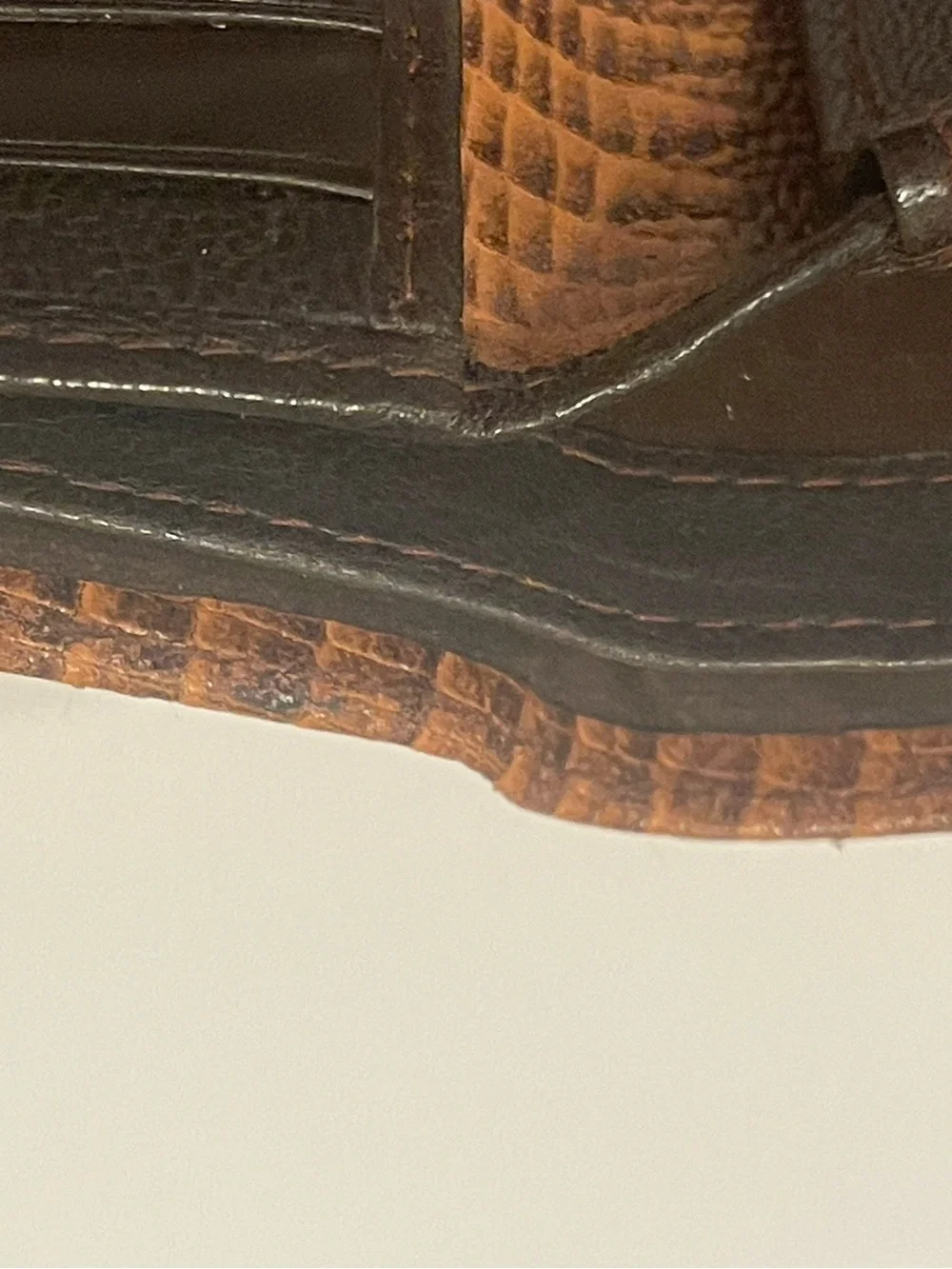 Brown Lizard Embossed Leather Bifold Wallet handcrafted